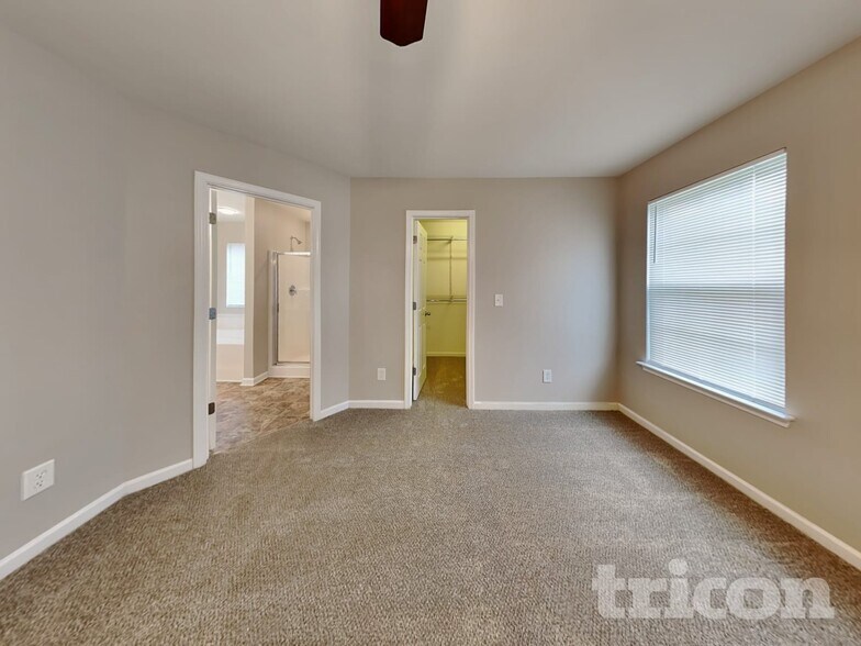 Building Photo - 7432 Hidden Creek Dr