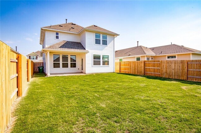 Building Photo - 226 Trailside Ln