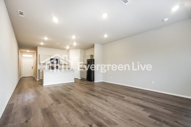 Building Photo - 6613 NW Kathleen St