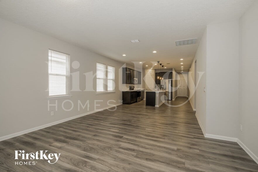Building Photo - 11010 Chitwood Dr