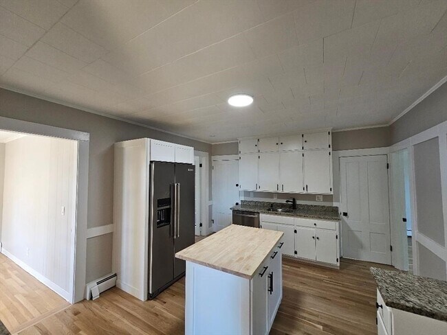 Building Photo - 23 Ingalls Terrace