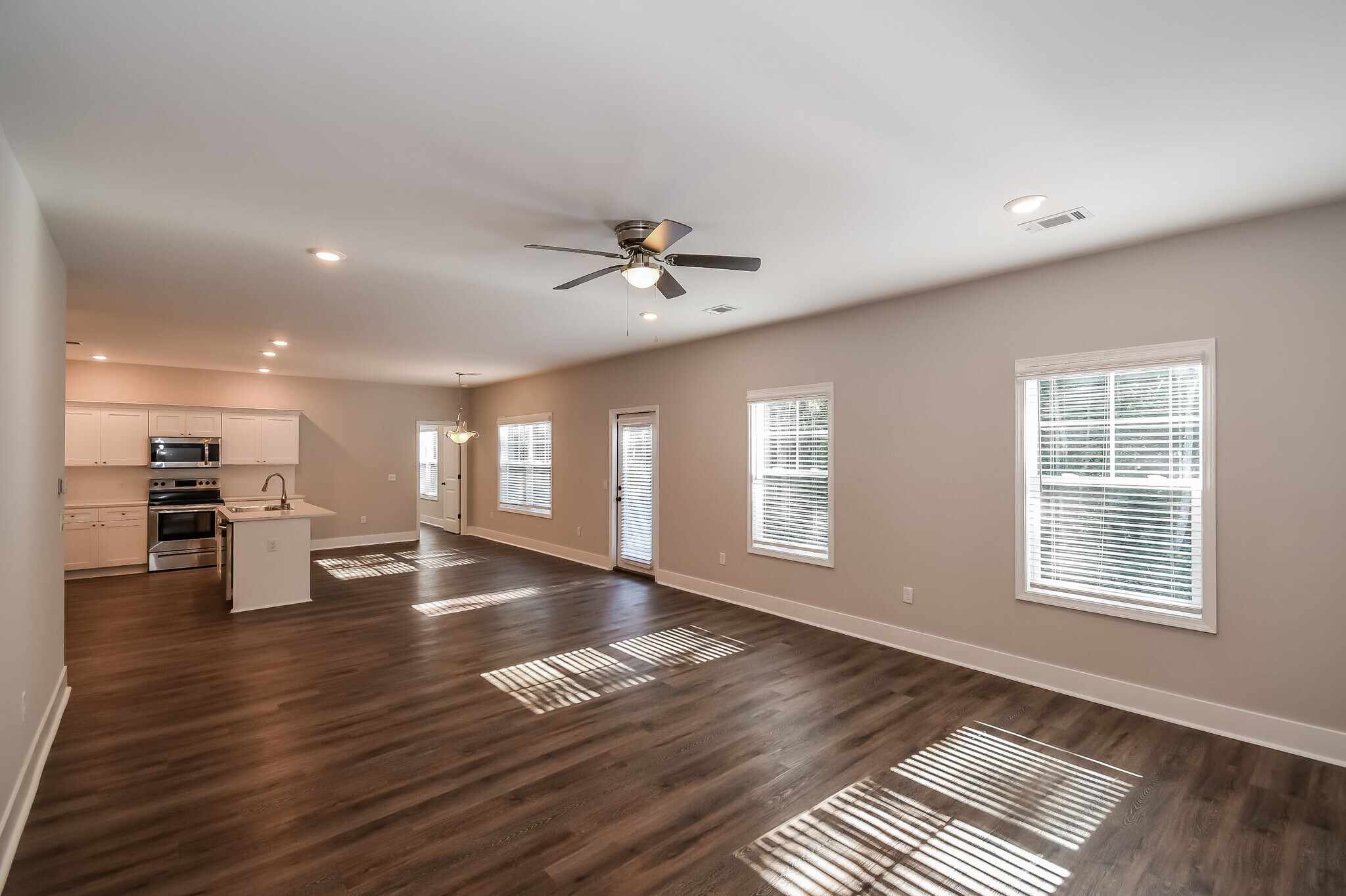 Building Photo - 67 Greyfield Dr