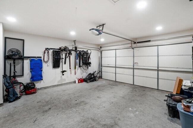 Building Photo - 10548 Canyon Sage Dr