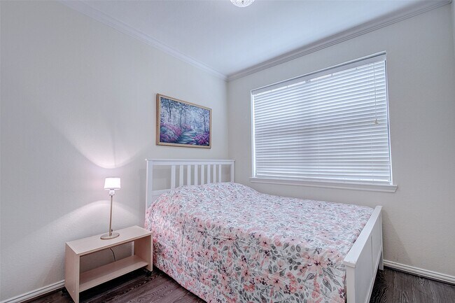 Building Photo - 9400 Bellaire Blvd