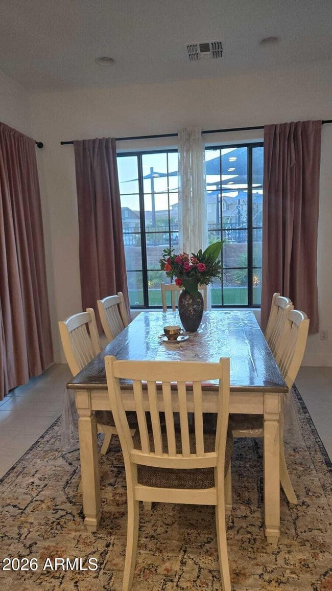 Building Photo - 16512 S 8th Way