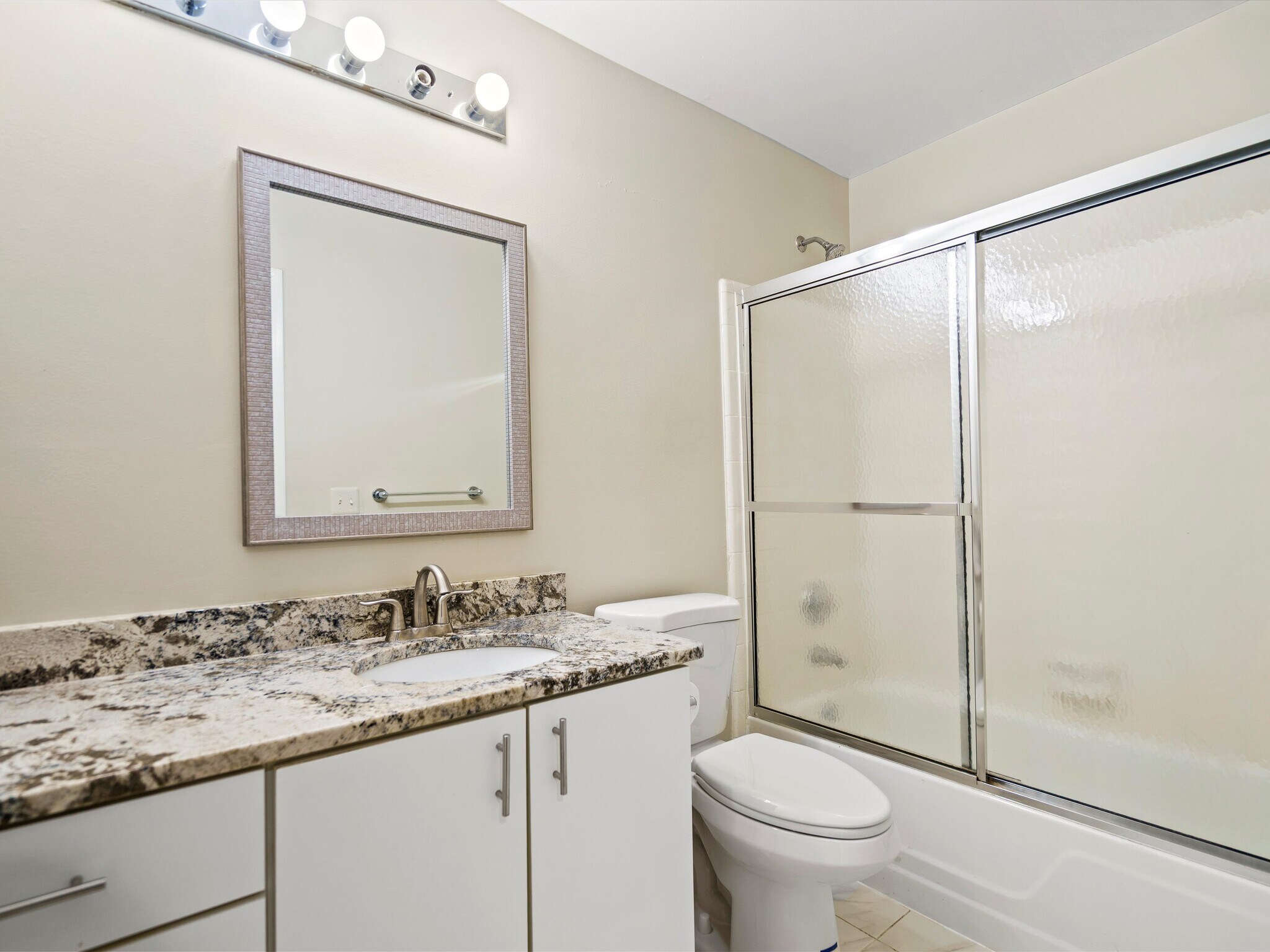 Building Photo - 26656 Farmbrook Villa Dr