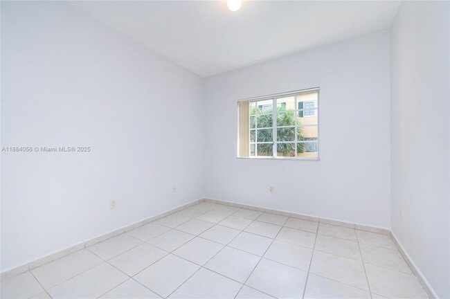 Building Photo - 7290 NW 114th Ave