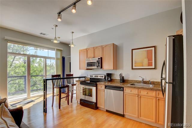 Building Photo - 5677 S Park Pl