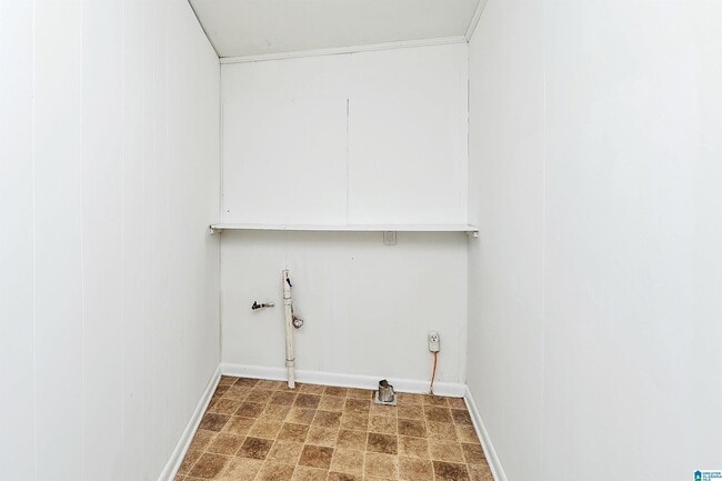 Building Photo - 236 Clifton St