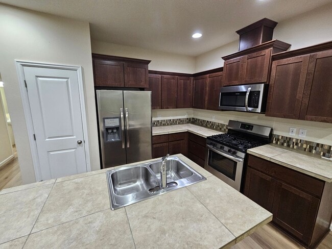 Building Photo - 5743 Karen Lynn Loop S