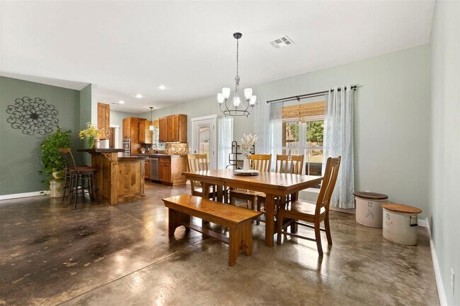 Building Photo - 421 Sweetbough St