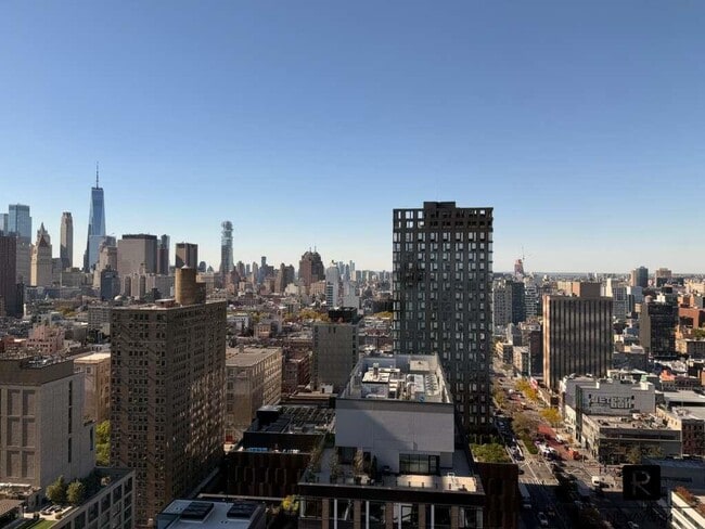 Building Photo - 180 Broome St