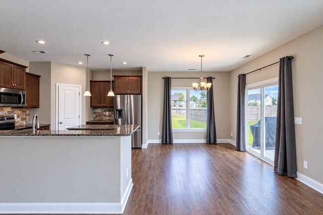 Building Photo - 208 Weeping Willow Dr