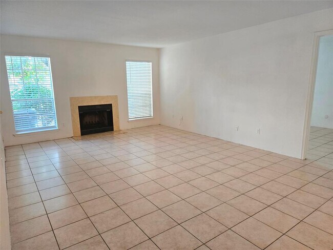 Building Photo - 7400 Bellerive Dr
