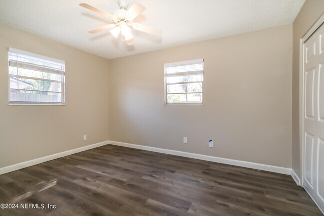 Building Photo - 1220 Arbor Cir