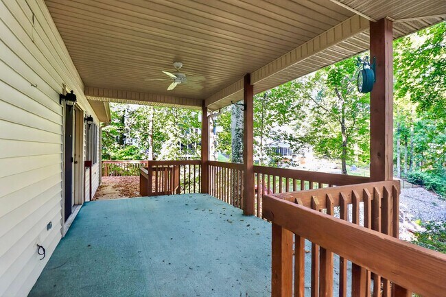 Building Photo - 151 Seagrove Ln