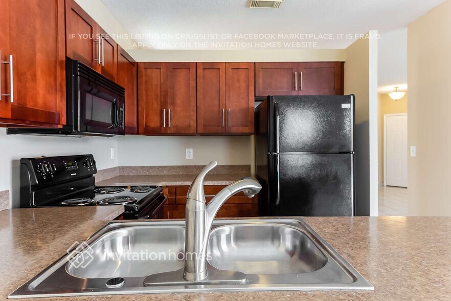 Building Photo - 2031 NW 190th Ave