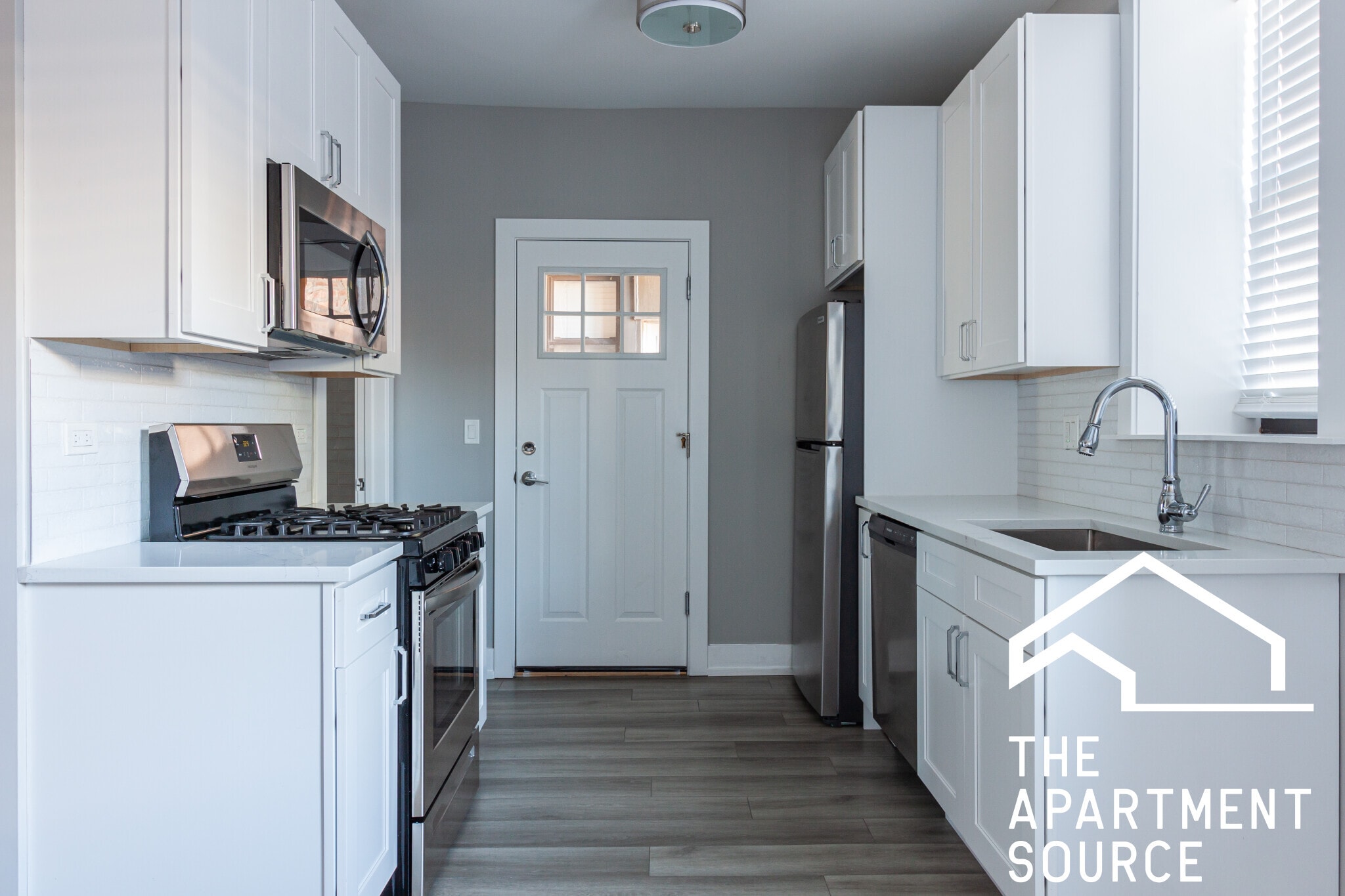 Building Photo - 3939 N Janssen Ave