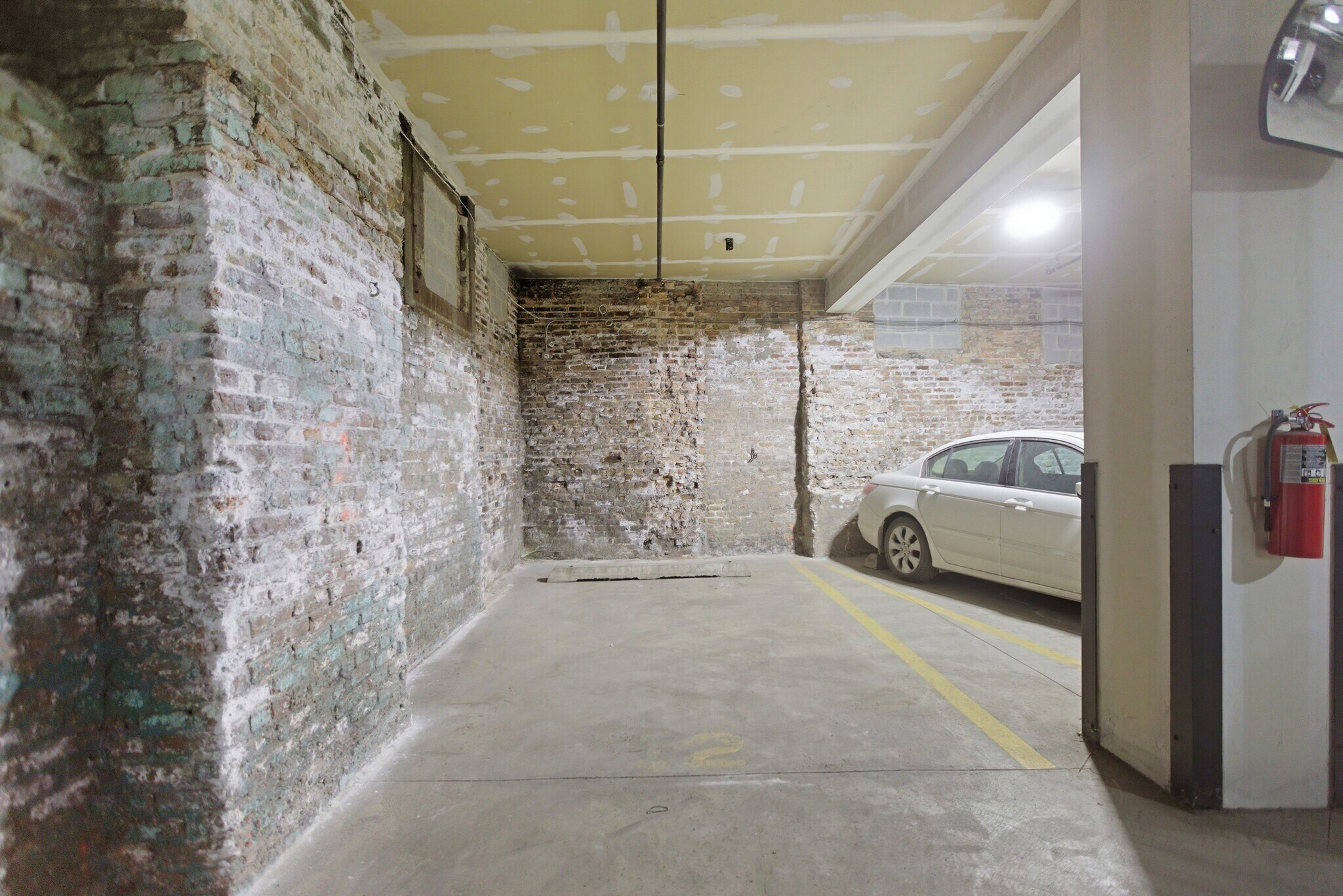 Building Photo - 525 W Superior St