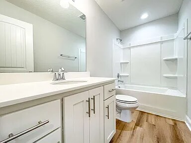 Building Photo - 577 Meloney Dr