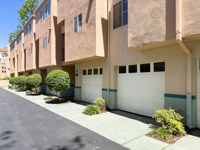 Building Photo - 979 Asilomar Terrace