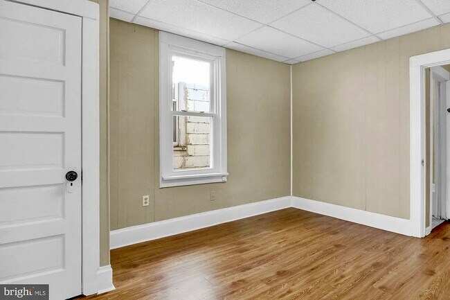 Building Photo - 3 Bedroom in South Harrisburg