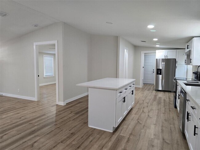 Building Photo - 1304 Eagles Way