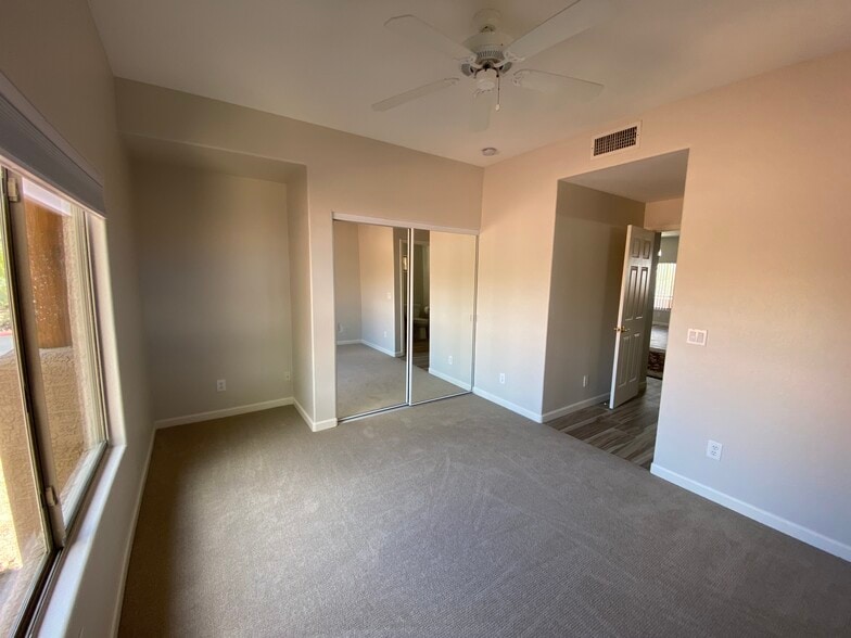 Building Photo - 8880 E Paraiso Dr