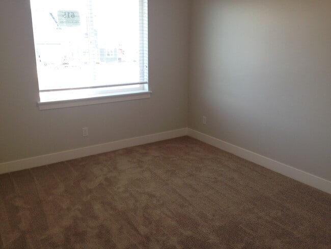 Building Photo - Beautiful Modern Home in Lehi w attached 2 car garage!