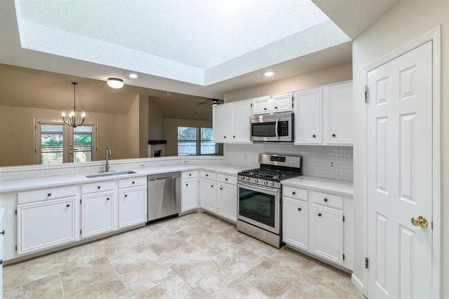 Building Photo - 6707 Carisbrooke Ln