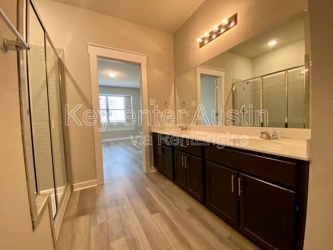 Building Photo - 520 Fieldwood Dr