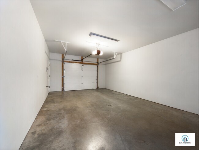 Building Photo - 2418 Homestead Dr