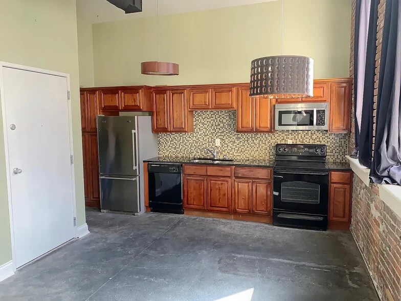 Building Photo - 509 DELAWARE St