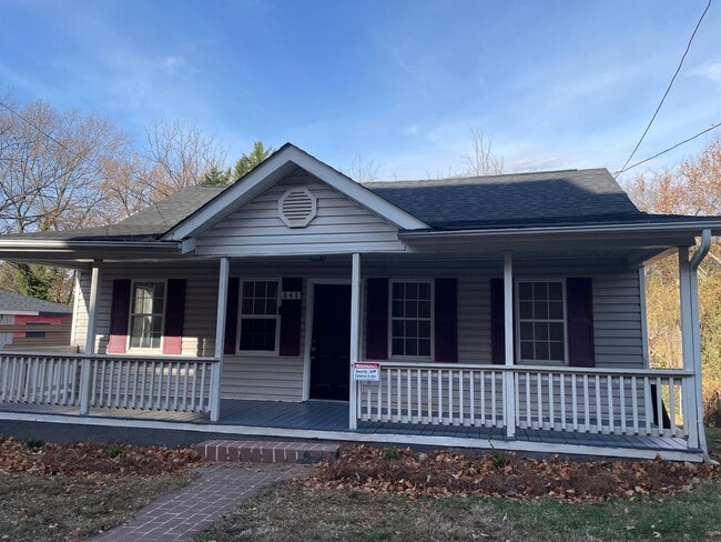 Primary Photo - 645 W Northwest Blvd