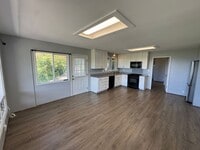 Building Photo - 1 Bedroom / 1 Bathroom in Manoa