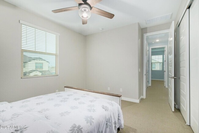 Building Photo - 1171 E Armstrong Wy