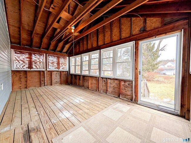 Building Photo - 434 Main St