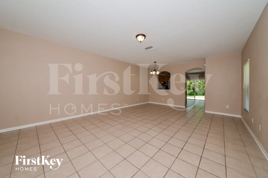 Building Photo - 15825 Fishhawk Falls Dr