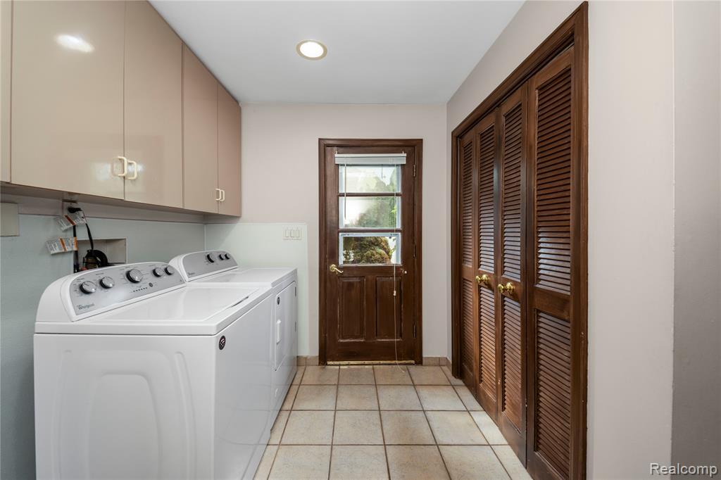 Building Photo - 42195 Kouza Ct