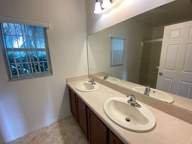 Building Photo - Bella Pointe-Yacht Club Drive Kissimmee, F...