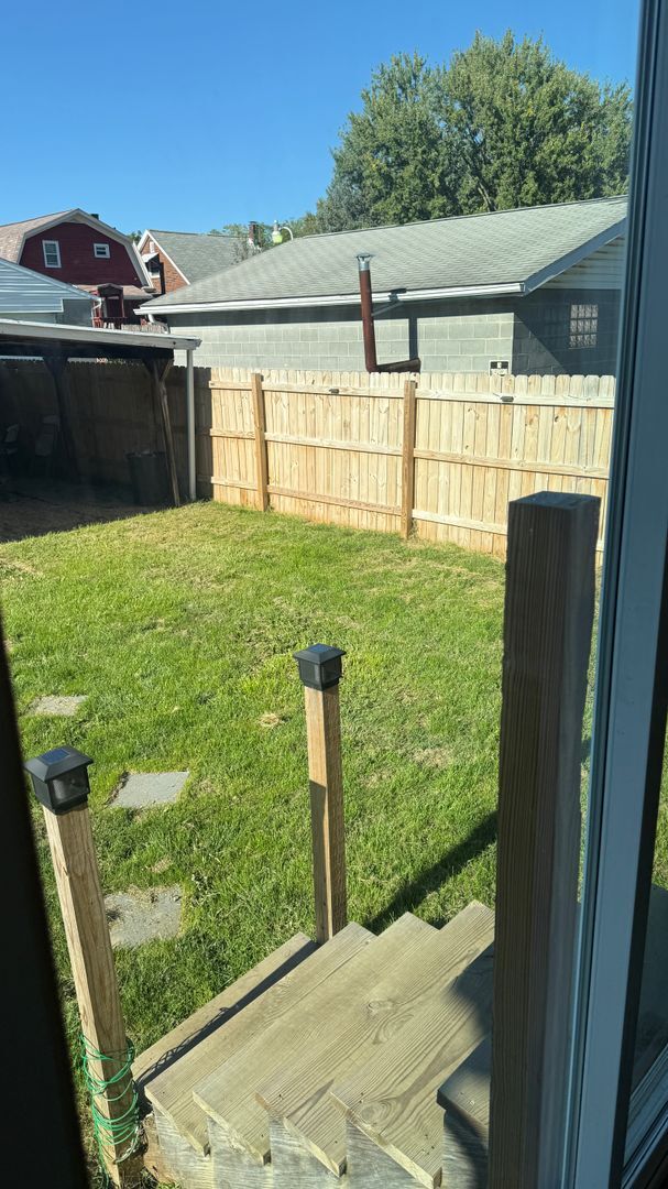 Building Photo - Large 4 bedroom single family home ready now!
