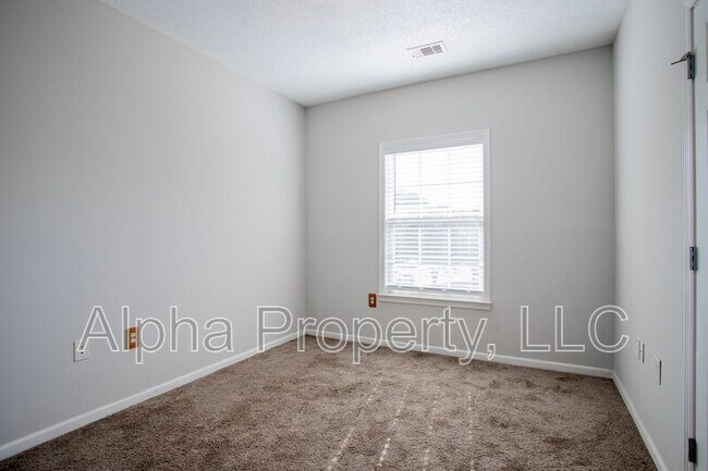 Building Photo - 531 McKenna Cir