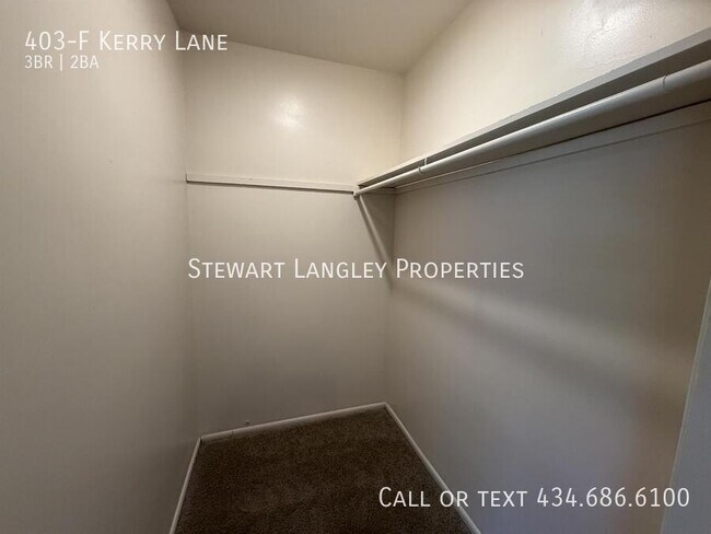 Building Photo - 403 Kerry Ln