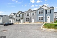 Building Photo - 463 Peleton St
