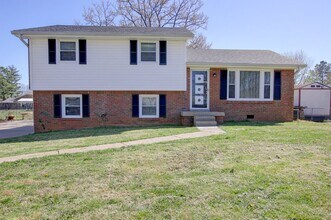 Building Photo - Four Bedroom with Bonus Room and a detache...