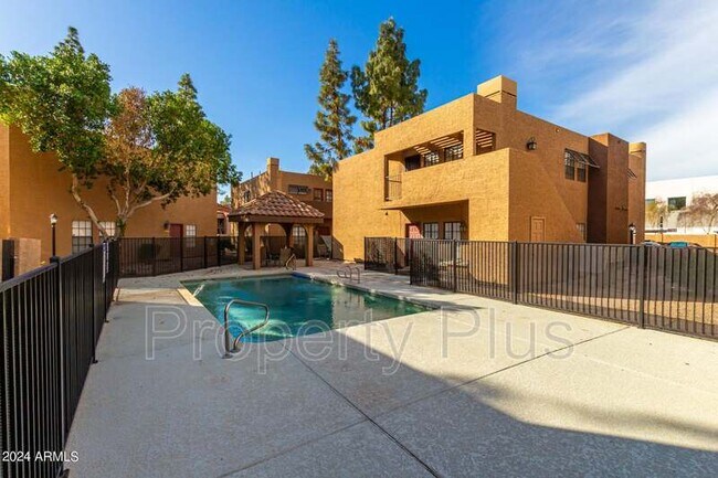 Building Photo - 1245 W 1st St