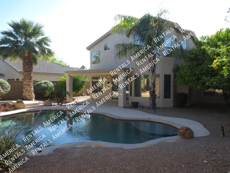 Building Photo - 2671 S Leonard Pl