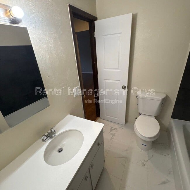 Building Photo - 3643 N Penn Ave