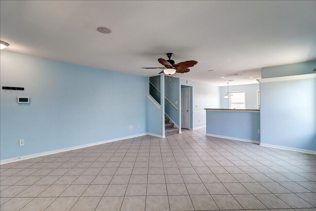 Building Photo - 2110 Encino Dr