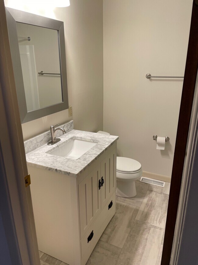 Renovated bathroom - 8410 N Akins Rd